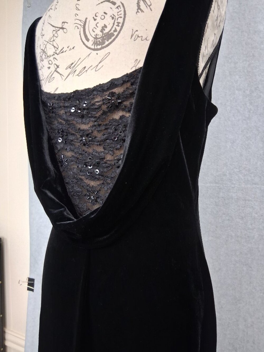 Vintage Black Velvet Maxi Dress Sleeveless Black Lace Sheer Back Classic Sz 12 - Picture 6 of 7